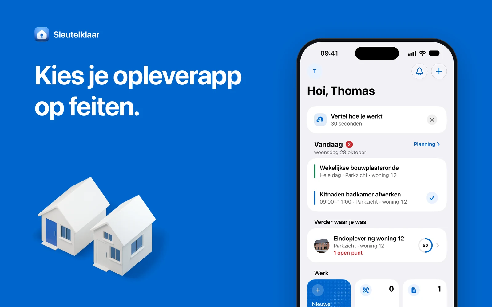 Blauw vlak met de kop ‘Kies je opleverapp op feiten’, een iPhone met het Overzicht van de Sleutelklaar-app en een witte maquette van twee huizen.