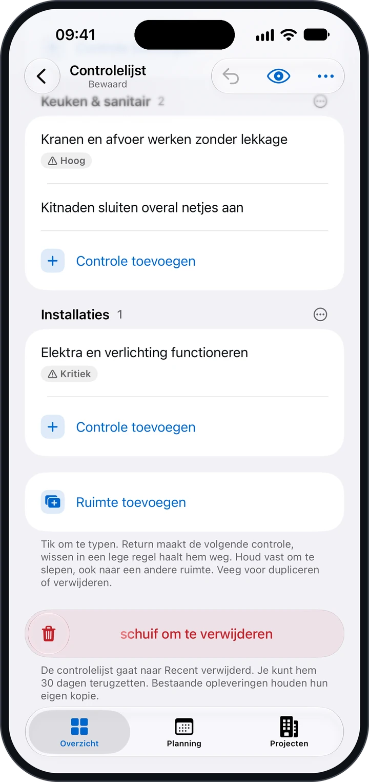 Het einde van de controlelijst-editor met controles met de ernst Hoog en Kritiek, de knop Ruimte toevoegen en de uitleg over typen, slepen en vegen